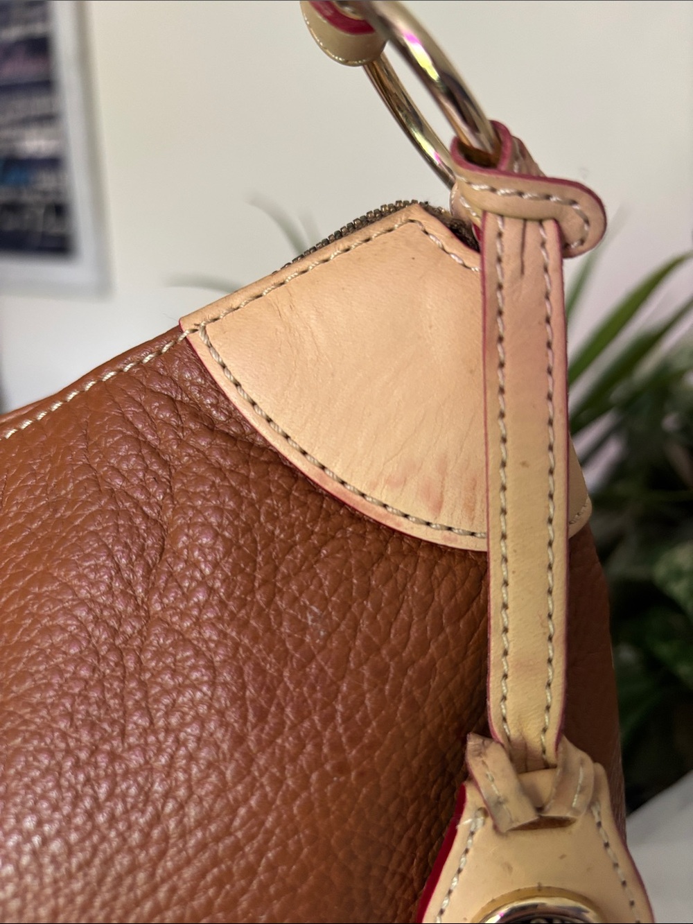 Dooney & Bourke Brown Pebbled Leather Shoulder Bag with Cream Trim - Picture 5 of 17